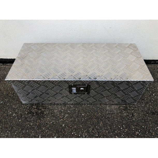 Aluminiumsvrktjskasse L760 B335 H245mm godstykkelse 1,5mm. med ls.